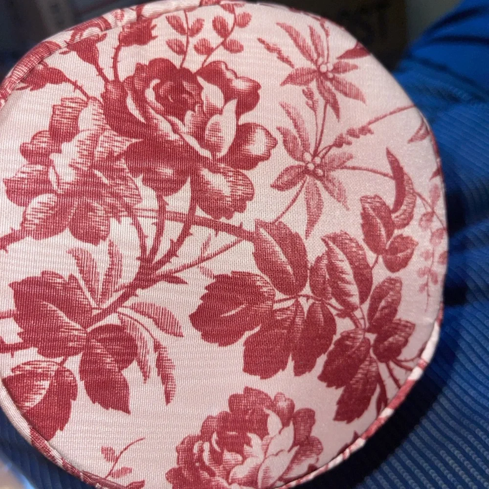 Gucci GWP Red Floral Cosmetic Bag with drawstring closure
